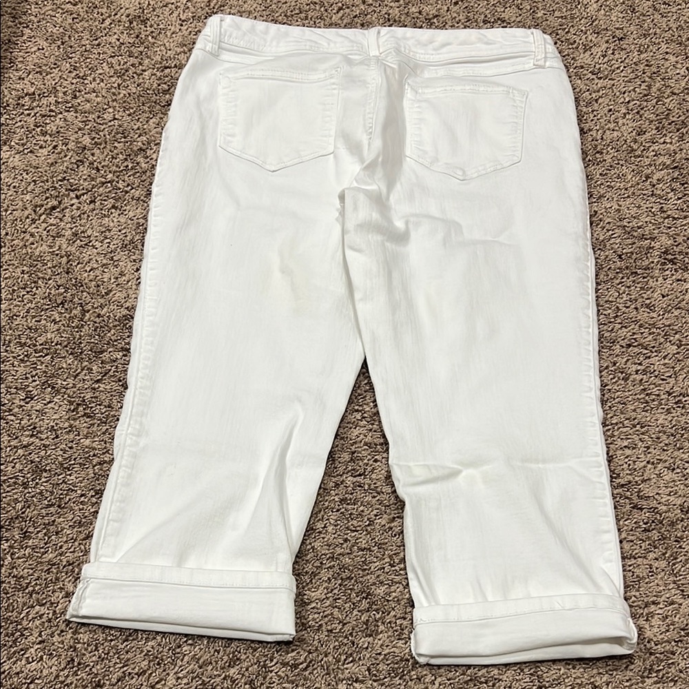 White capris - Picture 8 of 8